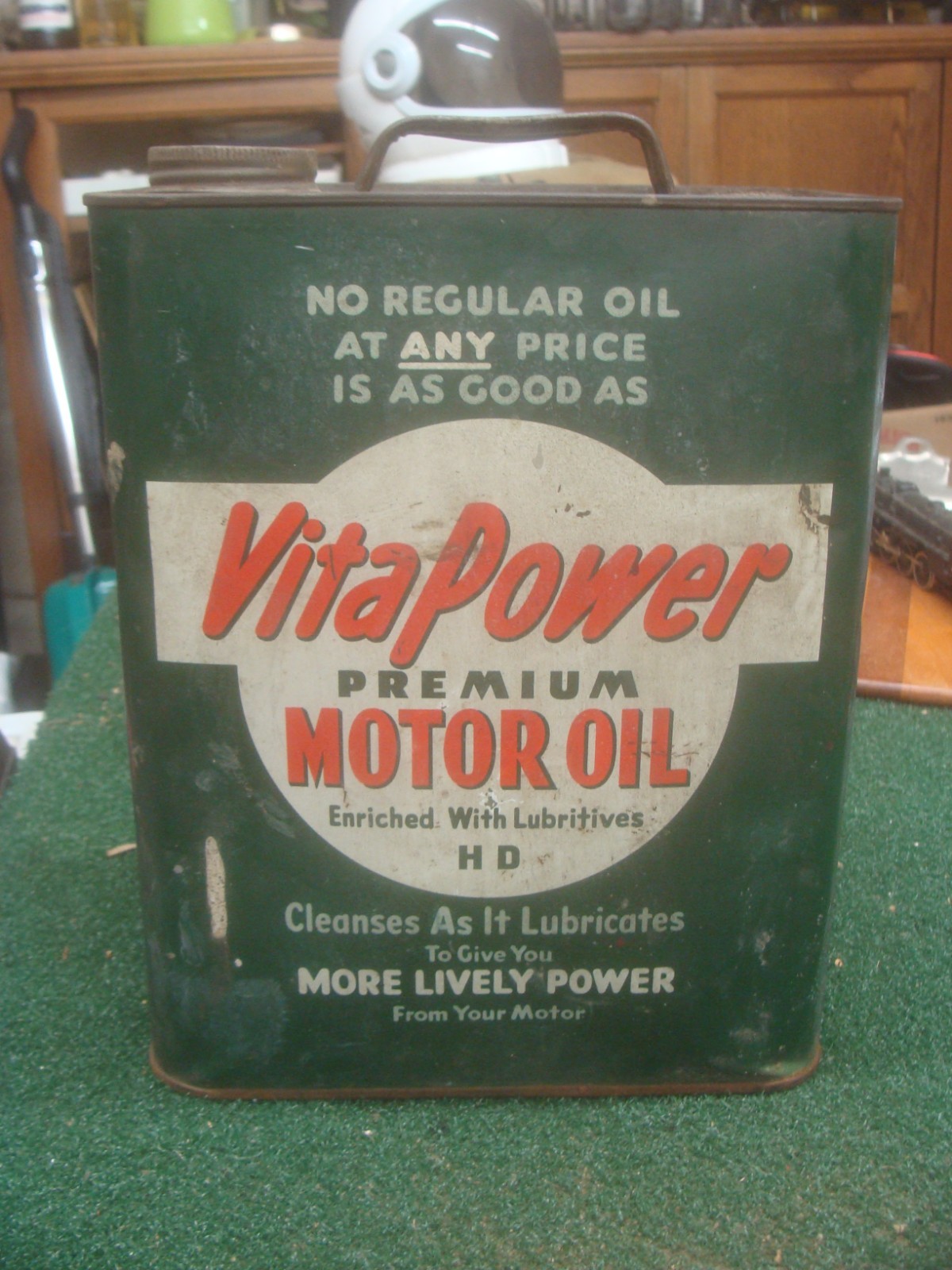 Vintage early VITAPOWER motor oil 2 GALLON can WESTERN AUTO made in USA