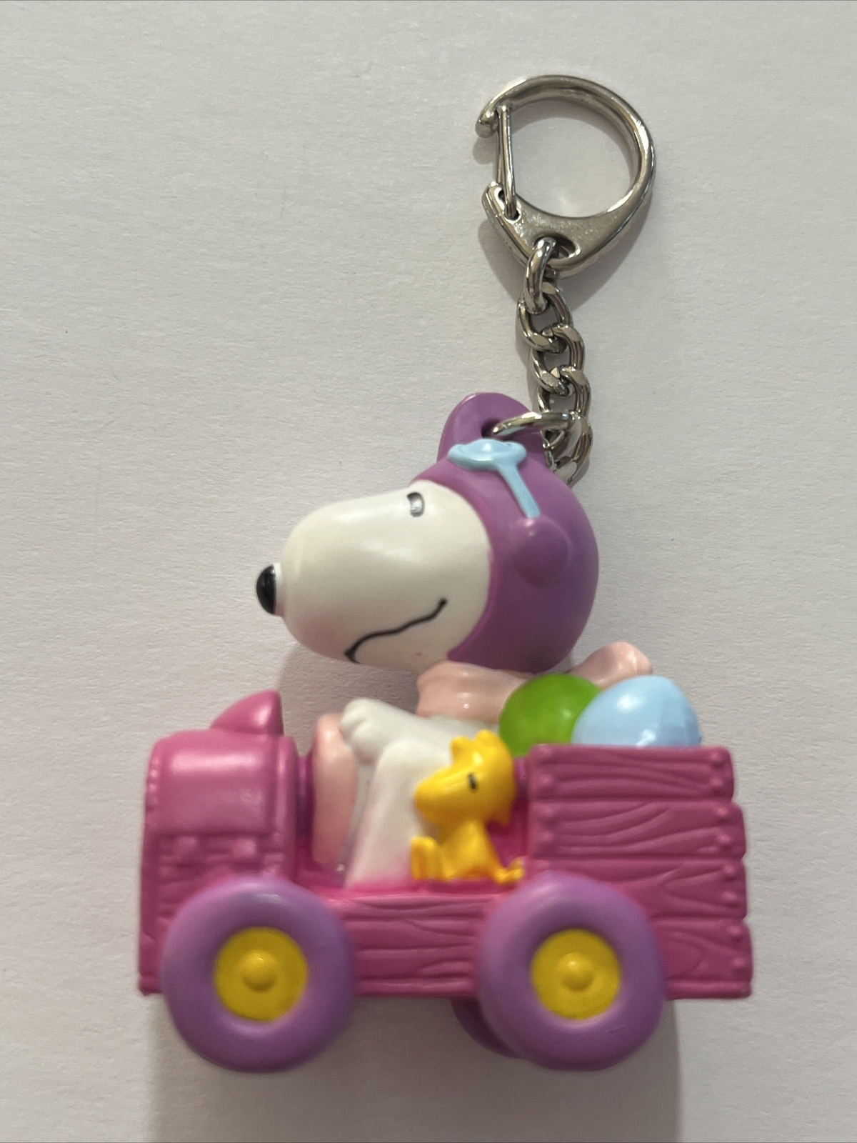 Snoopy & Woodstock Drive Easter Car  Peanuts Vintage Collectible Keychain 2.5”