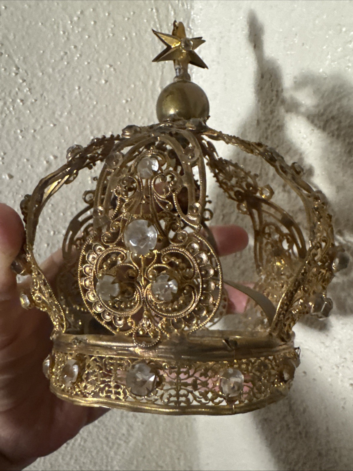 ANTIQUE EARLY BRASS METAL CROWN HALO FOR ANTIQUE SANTOS OR MADONNA VIRGIN STATUE ANTIQUE EARLY BRASS METAL CROWN HALO FOR ANTIQUE SANTOS OR MADONNA VIRGIN STATUE