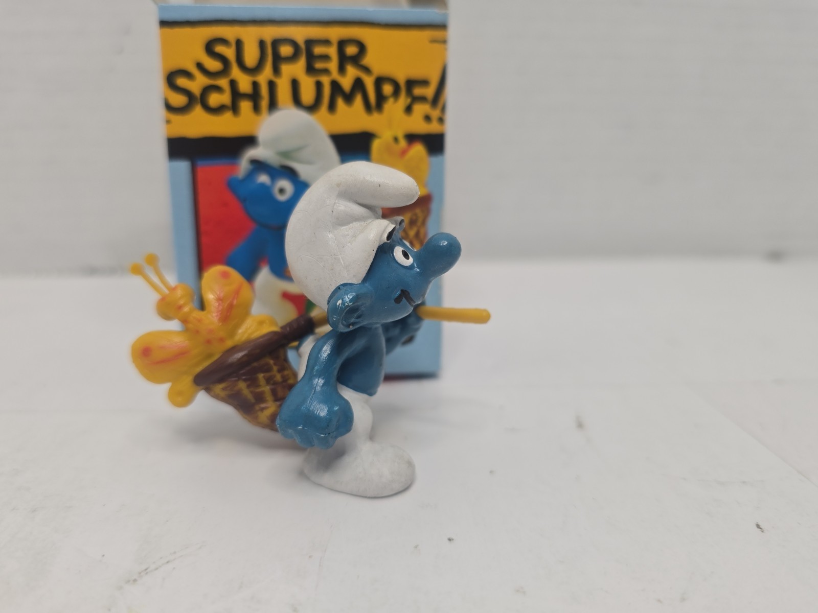 Smurfs 40209 Butterfly Catcher Super Smurf Figurine Schleich Peyo Figure w/ Box