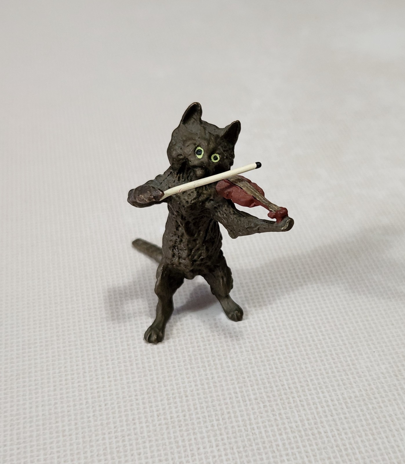 Miniature Vienna Bronze Cold Painted Cat Playing Violin Figurine Miniature Vienna Bronze Cold Painted Cat Playing Violin Figurine