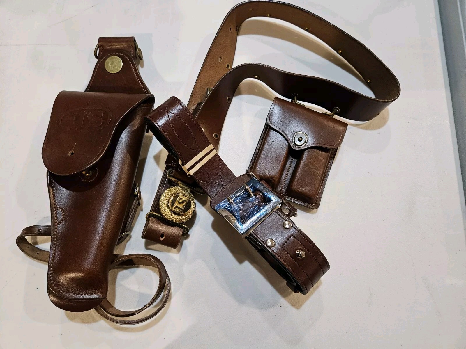 U.S. Military 1911/1911A1 Complete Officer's Rig W/Holster. Reproduction. U.S. Military 1911/1911A1 Complete Officer's Rig W/Holster. Reproduction.