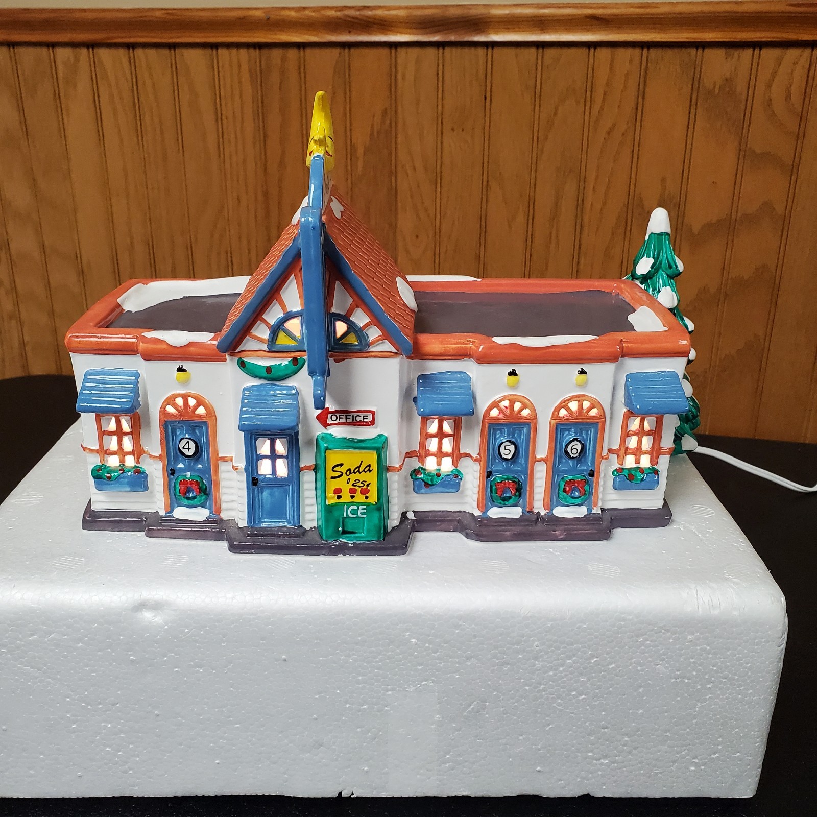 Department 56 The Original Snow Village The Honeymooner Motel Building #54011 