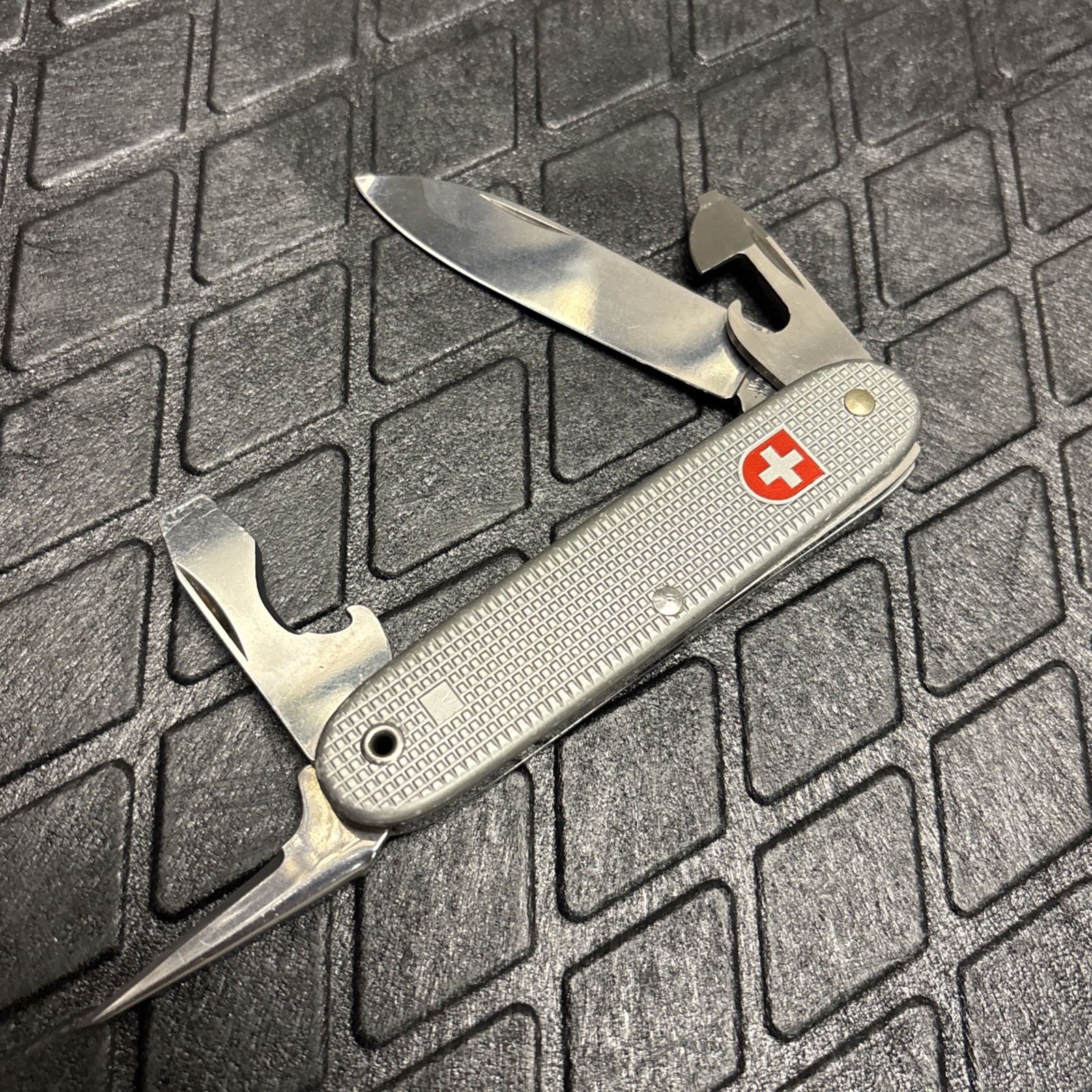 Wenger Swiss Army Knife 1961 Soldier 1988 93mm Good Snap, Read Wenger Swiss Army Knife 1961 Soldier 1988 93mm Good Snap, Read