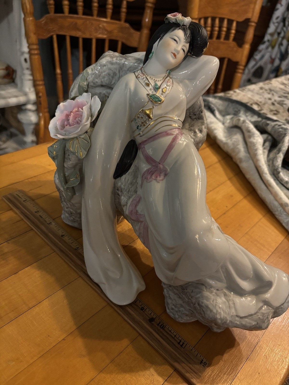 Vtg Porcelain Geisha Lounging On Rock Rose Hand Painted With Gilded Accents.