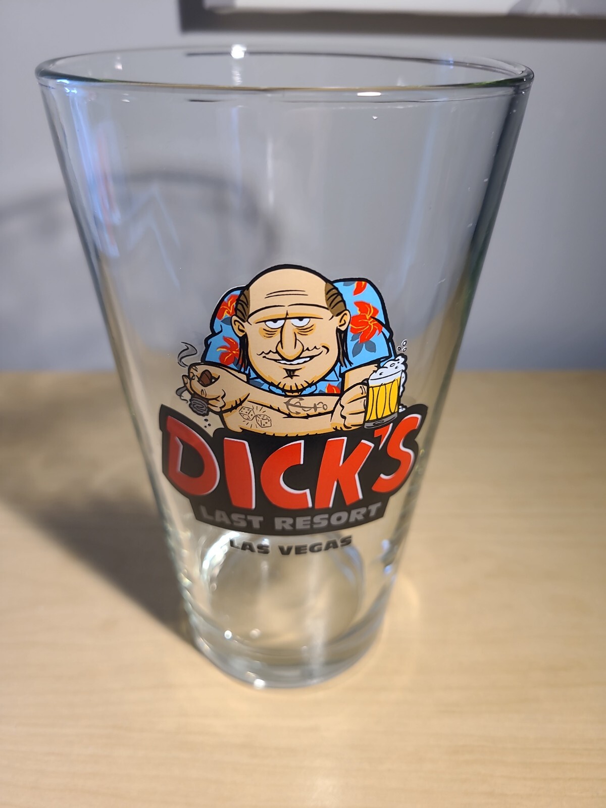 Dick\'s Last Resort Las Vegas 22 oz Beer Glass 6.5\