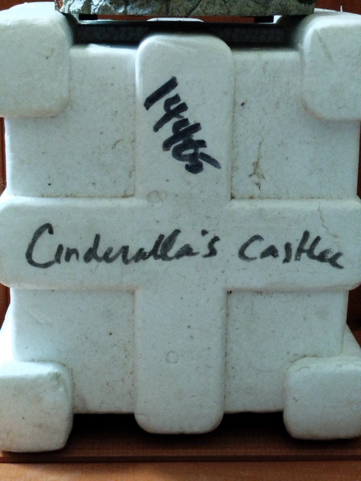 Disney Cinderella Castle Musical Snow Globe 