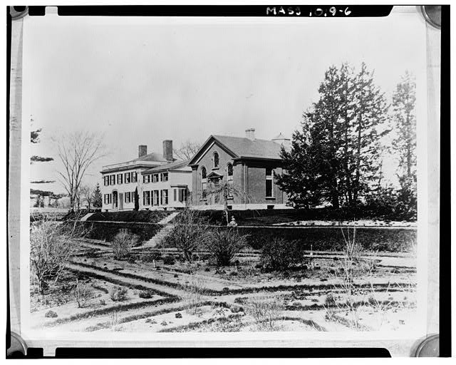 Photo:Cambridge MA Garden House 1867 88 Garden St Historic House
