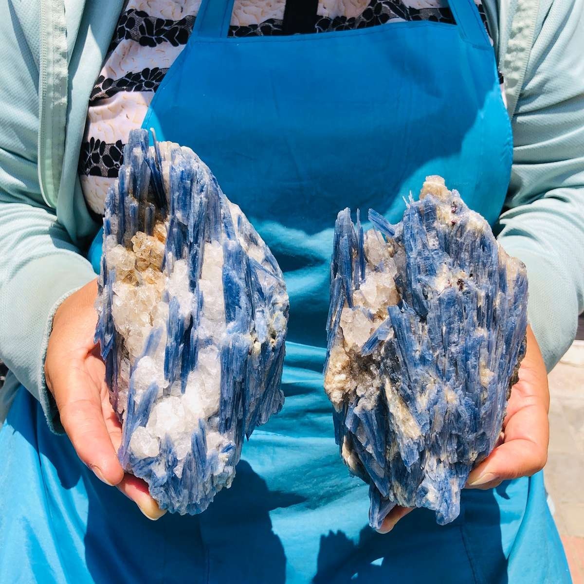 2pcs 4.4LB Natural Sodalite Blue Stone Rocks Chunks Crystal Mineral Specimens