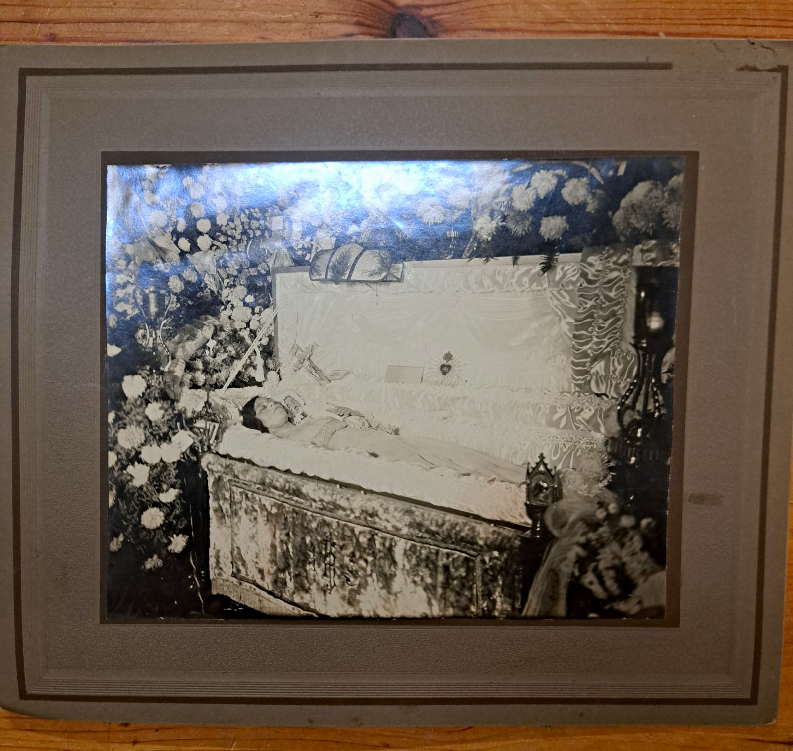 Antique Post-Mortem Photograph – Victorian /Early 20th Century Memorial Portrait