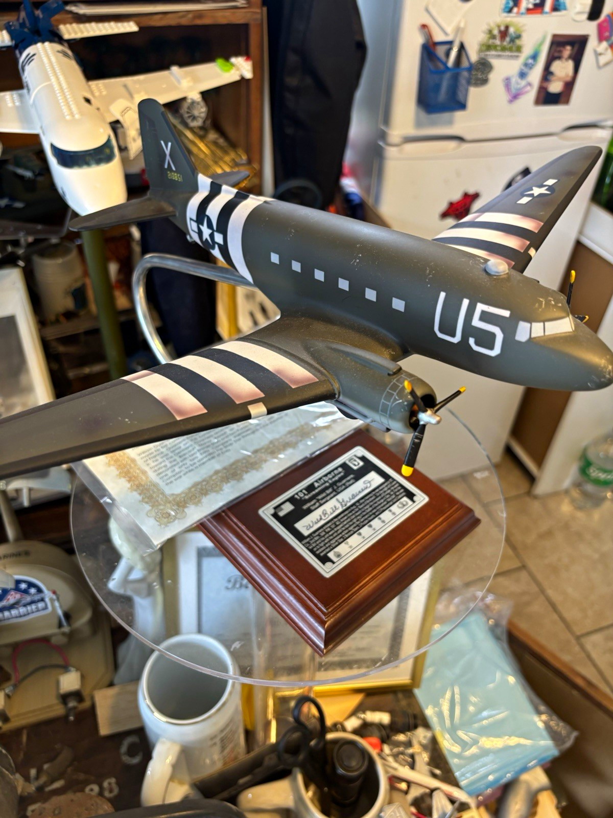 101st Airborne C-47 Skytrain 1/62 Desk Model Wild Bill Guarnere signed plaque 101st Airborne C-47 Skytrain 1/62 Desk Model Wild Bill Guarnere signed plaque