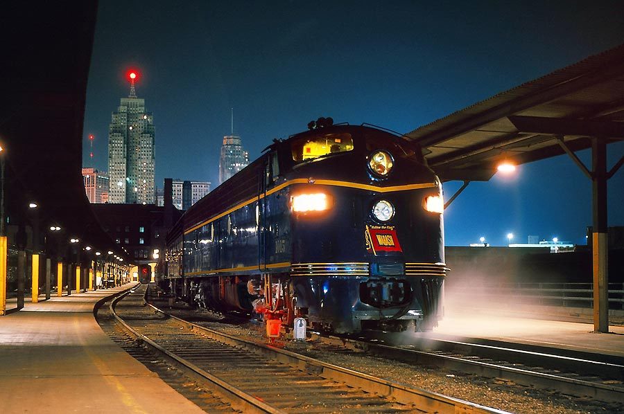 WABASH RAILROAD E-8A PASSENGER TRAIN 8x12 GLOSSY PHOTO PRINT