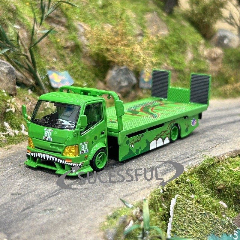 1:64 Green Dinosaur Livery H300 Flatbed Transport Alloy Model