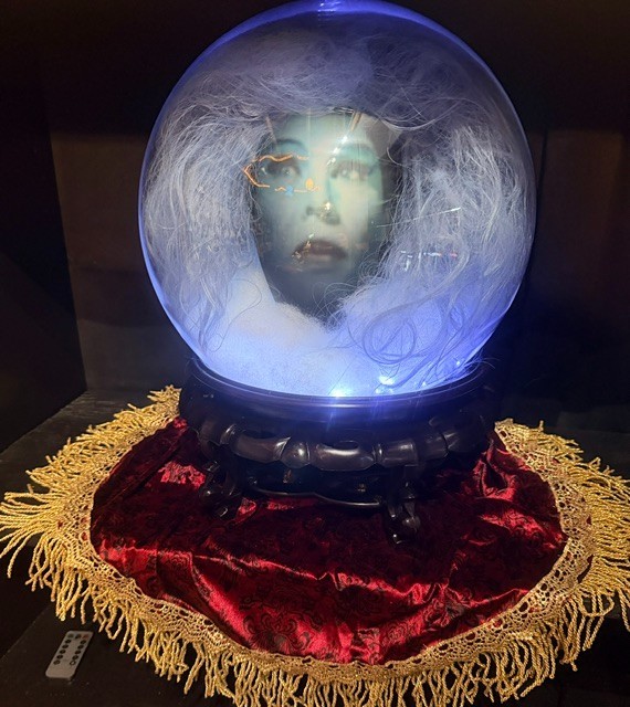 Disney Haunted Mansion Madame Leota Life Size Animated Prop Halloween Replica