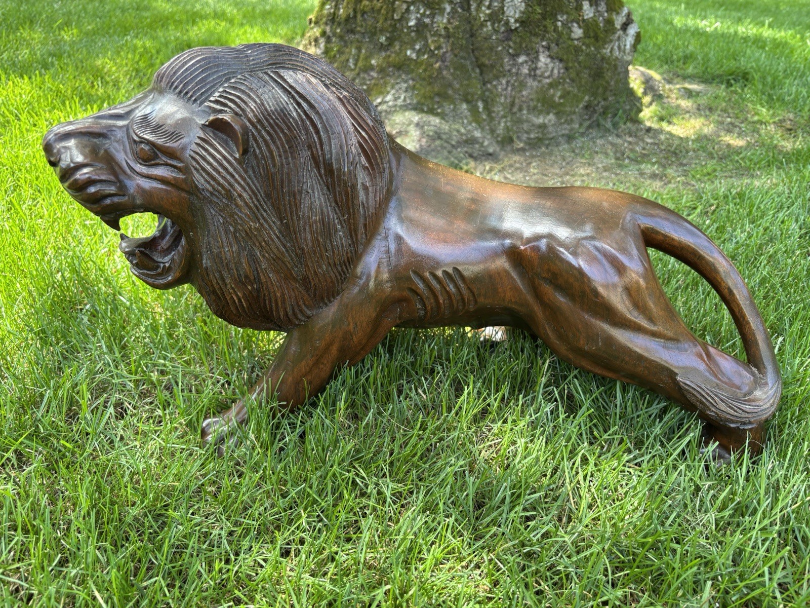 RARE 20 Inch Majestic Vintage Large Rosewood Hand Carved Roaring Lion Sculpture
