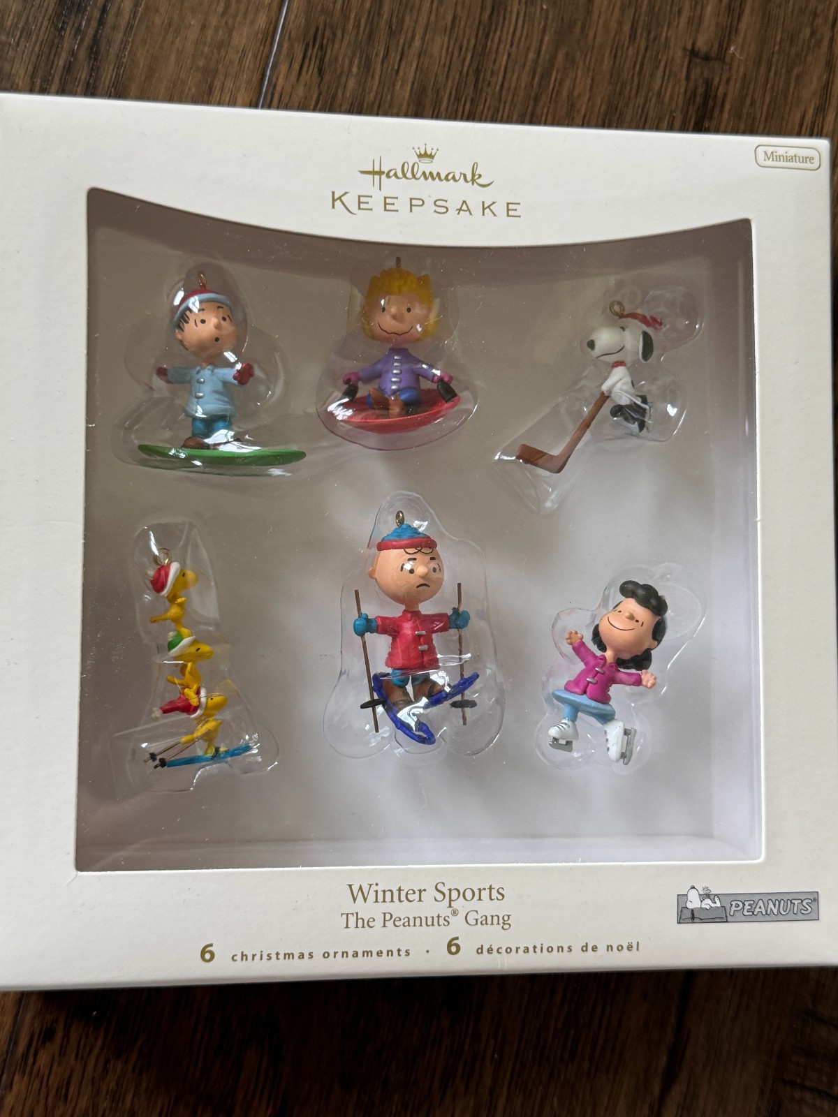 HALLMARK 2007 WINTER SPORTS THE PEANUTS GANG MINIATURE ORNAMENT SET