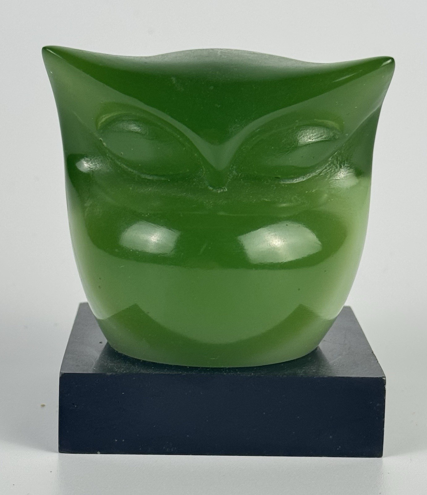 Vintage WONY Italy Lucite Green Owl Figurine Sculpture on Black Base MCM