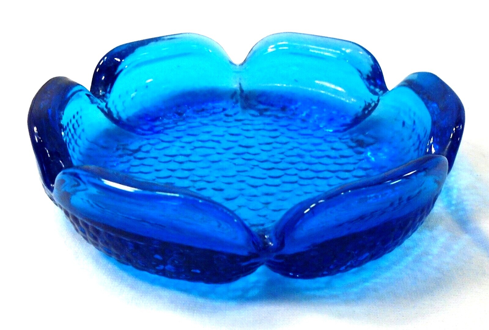 Vintage Anchor Hocking Blue Ashtray Pebbled Lotus Flower Heavy Glass 4 5/8\ Vintage Anchor Hocking Blue Ashtray Pebbled Lotus Flower Heavy Glass 4 5/8\