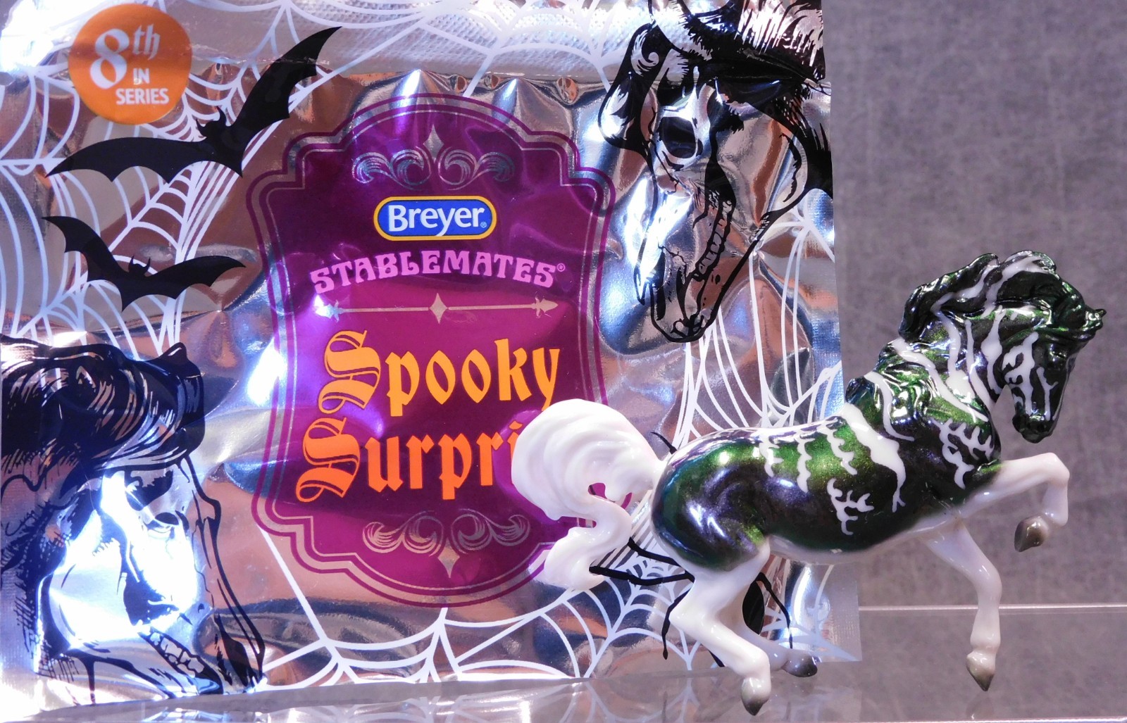 Breyer * Mini Slither * Spooky Glossy Blind Bag Series 8 Stablemate Model Horse