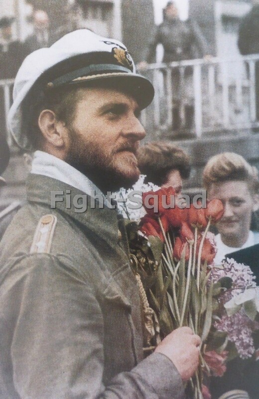 WW2 Picture Photo Commander Erich Topp of the U-BOAT U-552 German submarine 3716