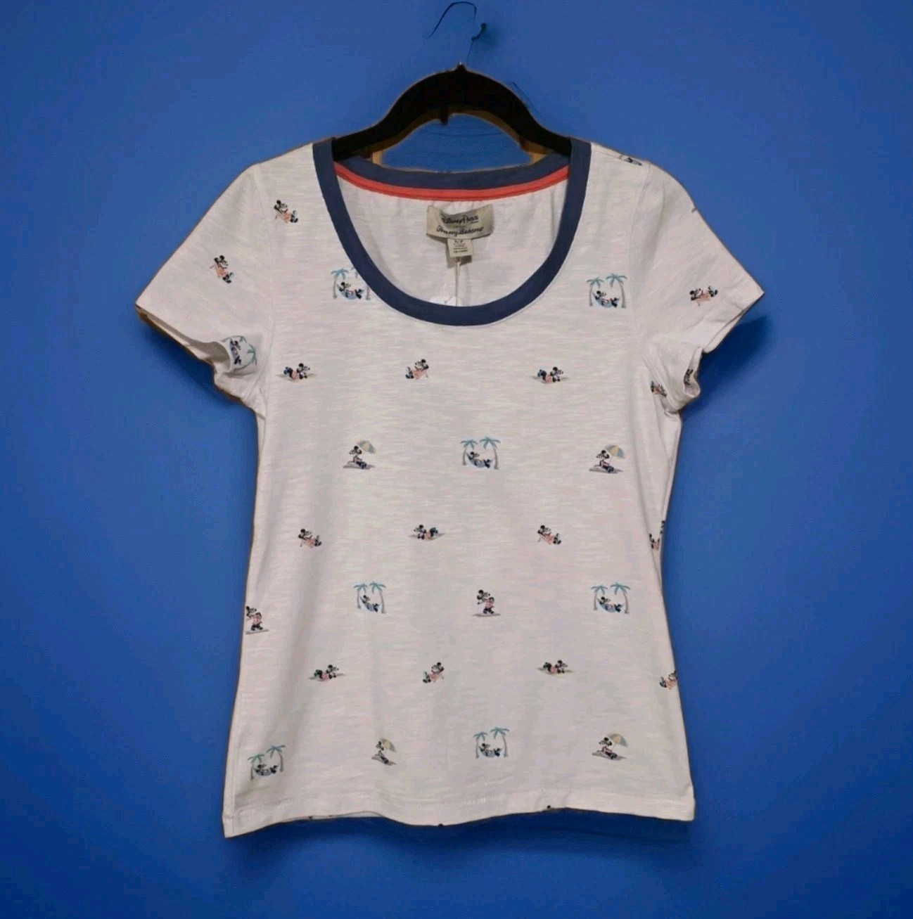 DISNEY PARKS TOMMY BAHAMA WOMEN WHITE MINNIE SHIRT TOP SMALL NWT DISNEY PARKS TOMMY BAHAMA WOMEN WHITE MINNIE SHIRT TOP SMALL NWT