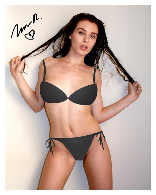 Lana Rhoades 8x10 Autograph Photo Playboy Penthouse Hustler Collectible