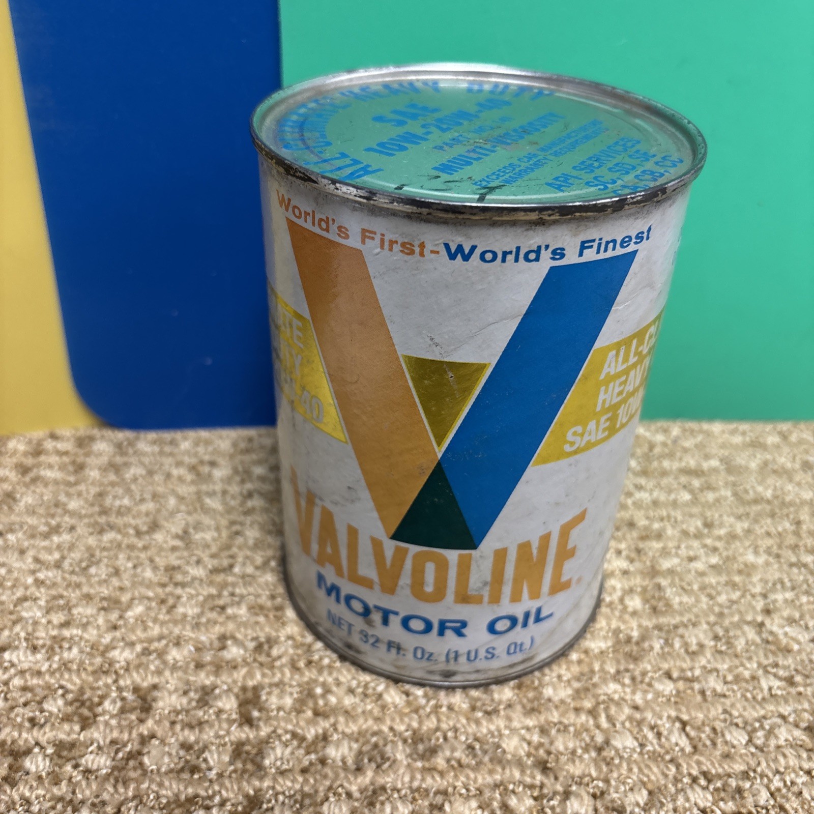 RARE VALVOLINE SAE 10W-20W-40 FULL 1 QUART MOTOR OIL CARDBOARD CAN Full