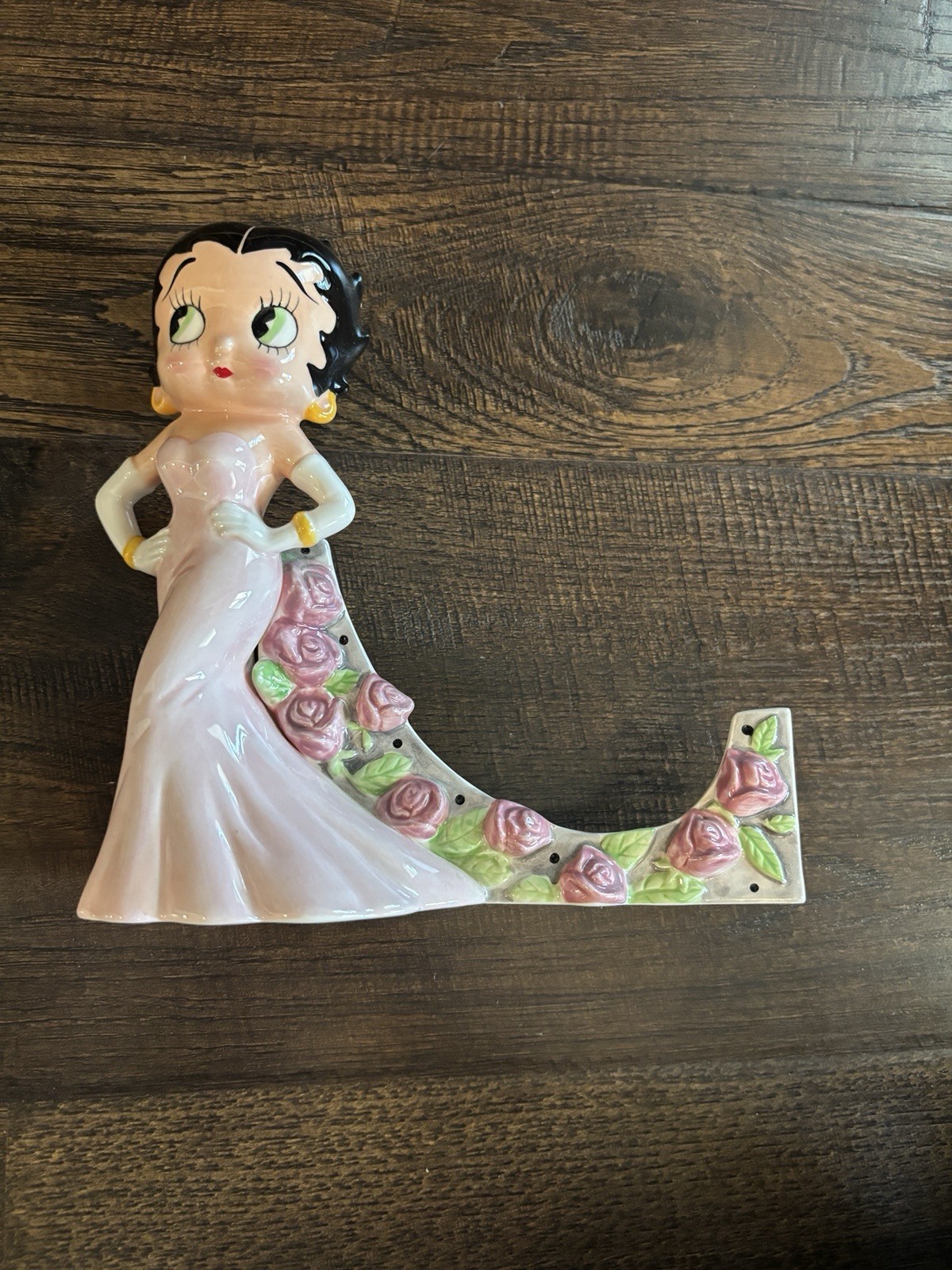 Vintage 1995 Vandor Betty Boop Bed of Roses Ceramic 5x7 Picture Frame Pink Dress