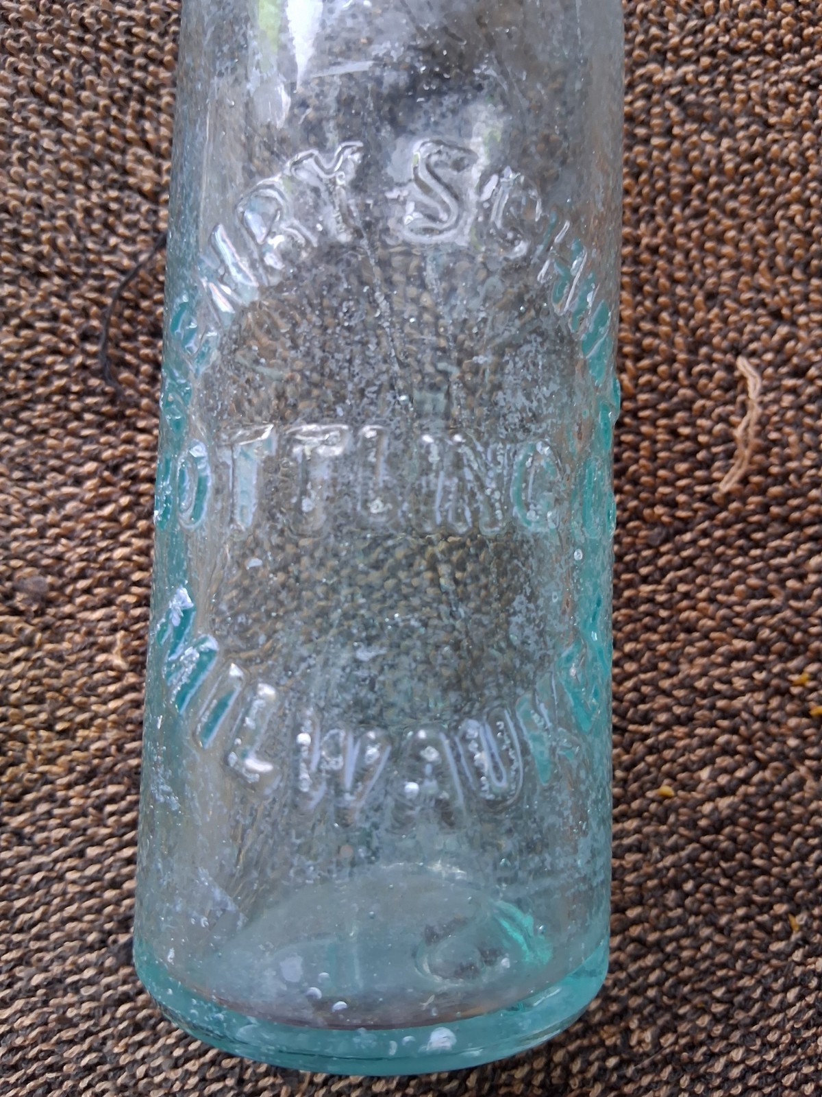 Vintage Henry Schinz Bottling Works Hutchinson Soda Bottle Milwaukee Wi