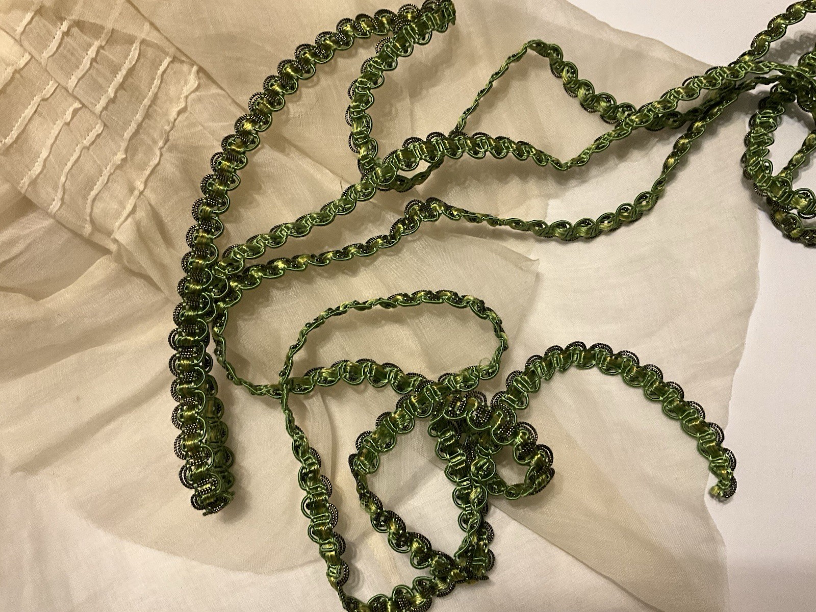 RARE TO FIND ANTIQUE VICTORIAN SILK COTTON TRIM BRAID Green  1/2 Inch 54 Length