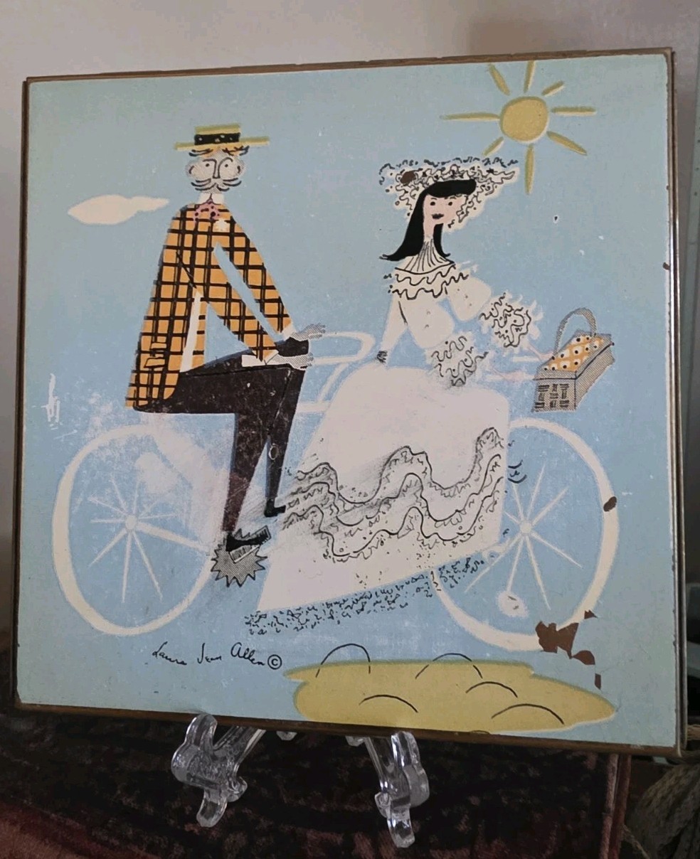Adorable Vintage Rex Fifth Ave Laura Jean Allen Compact