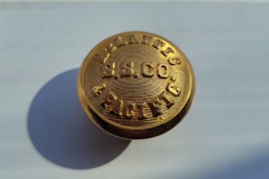 ATLANTIC & PACIFIC STEAMSHIP COMPANY  LARGE GOLD UNIFORM BUTTON  SCOVILL