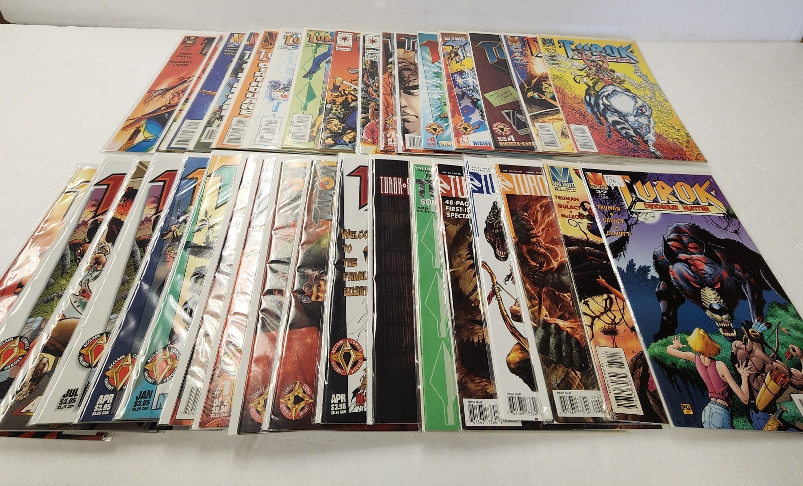 HUGE 34 Issue Turok Dinosaur Hunter Lot Valiant/Acclaim & Dark Horse VF-NM CBX11