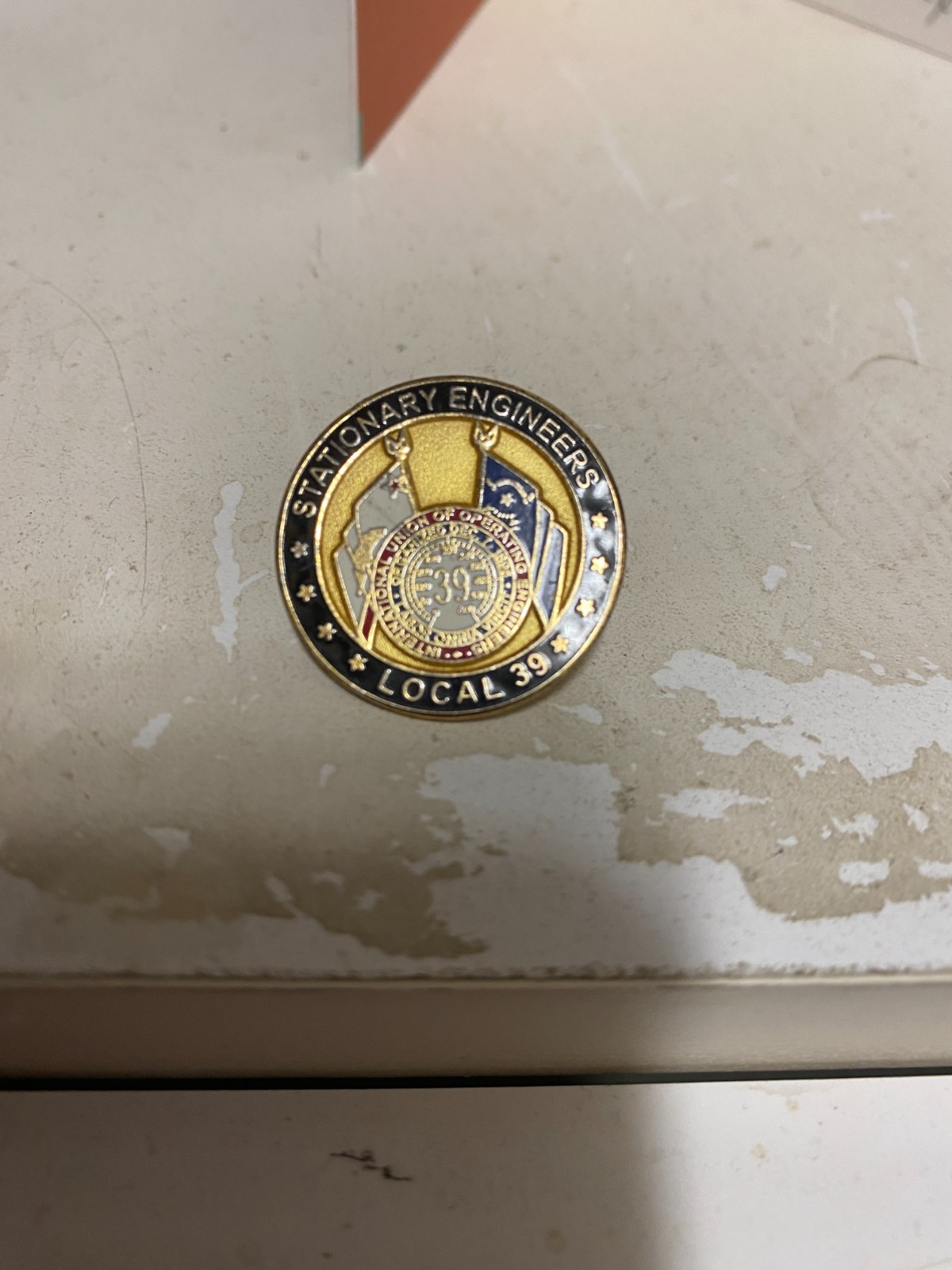 Large IUOE STATIONARY ENGINEERS LOCAL 39 CALIFORNIA LAPEL HAT PIN