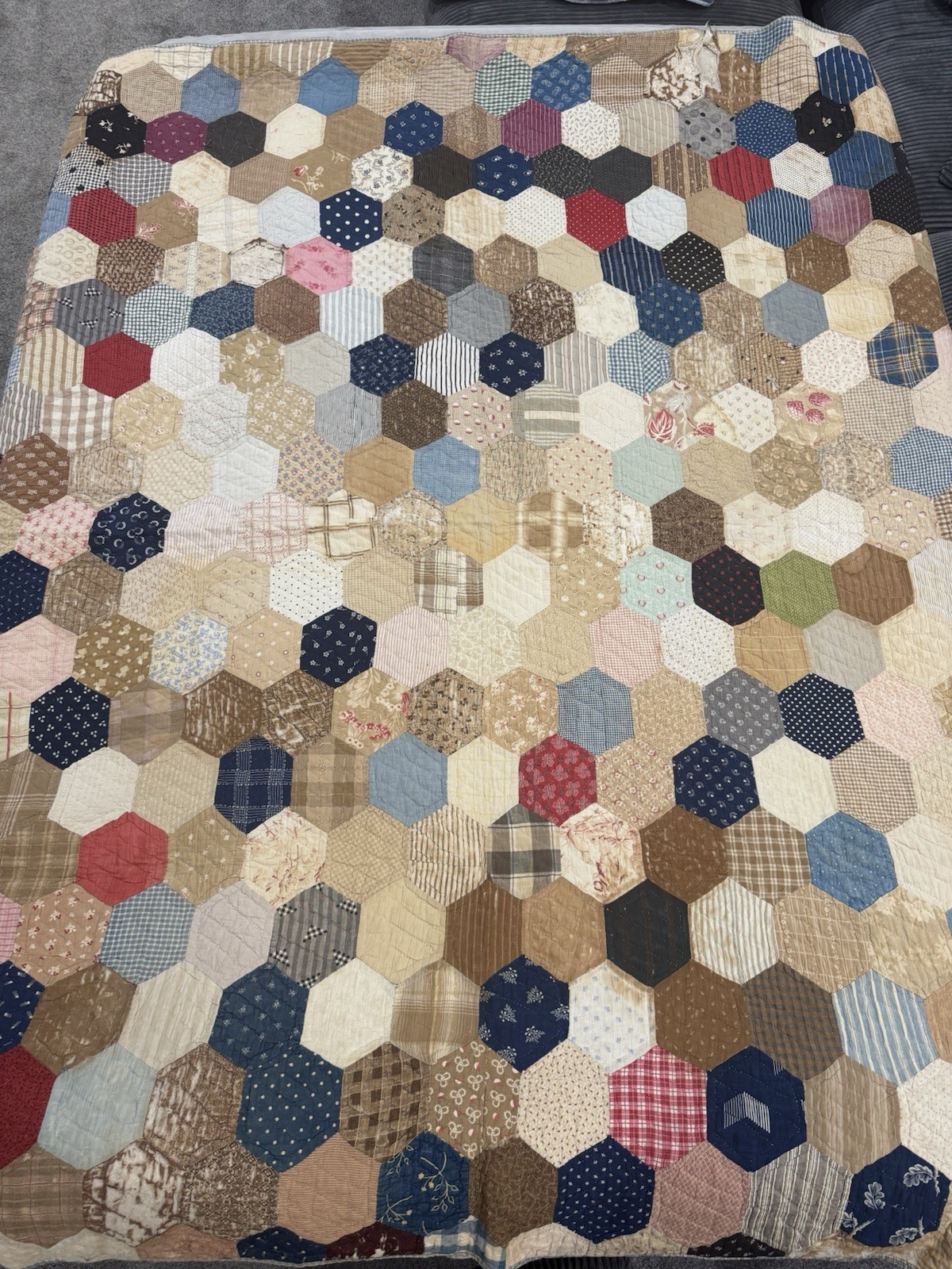Antique Victorian VTG Grandmother's Flower Garden Hexagon Quilt Handmade 82x76”