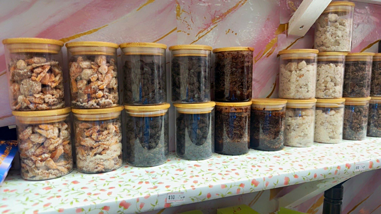Clear Plastic Cylinder Spice Jars Thiouraye for nice clean smell in your house.