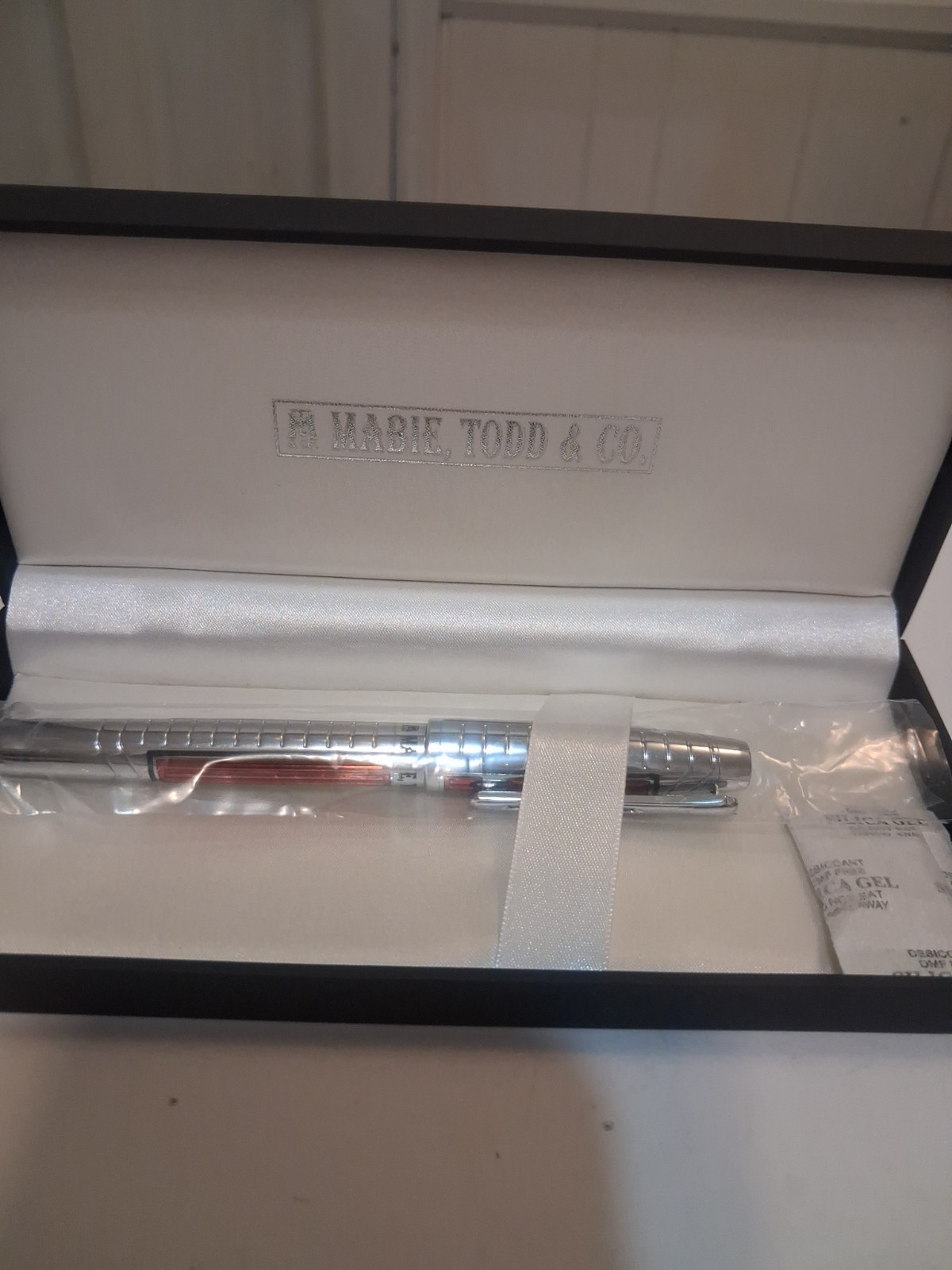 Mabie Todd & Co Chrome Ribbed Fountain Pen Translucent Orange Red Ink Window Mabie Todd & Co Chrome Ribbed Fountain Pen Translucent Orange Red Ink Window