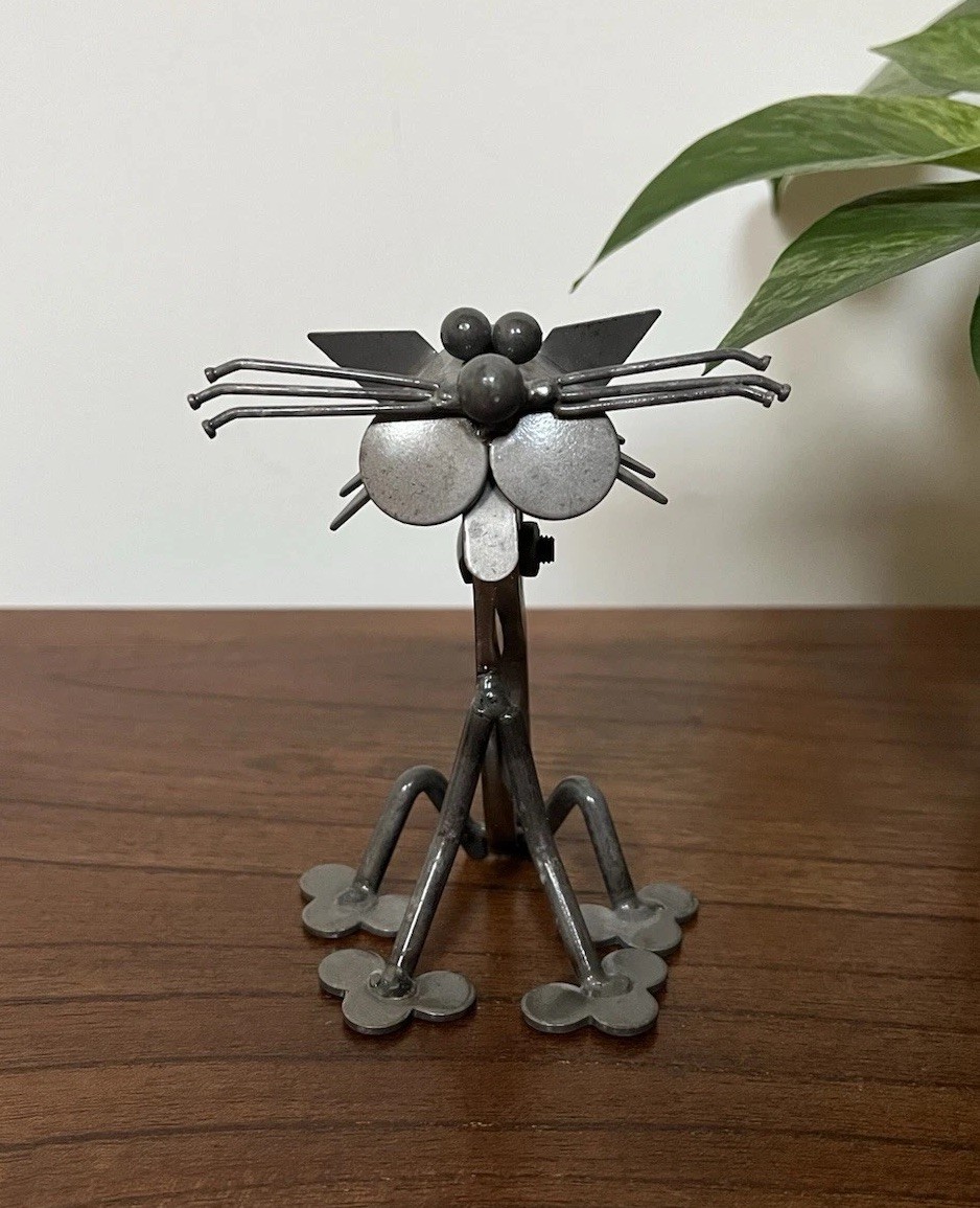 Recycled Scrap Metal Cat Picture Note Holder Desktop Decor 4” Folk Art Handmade