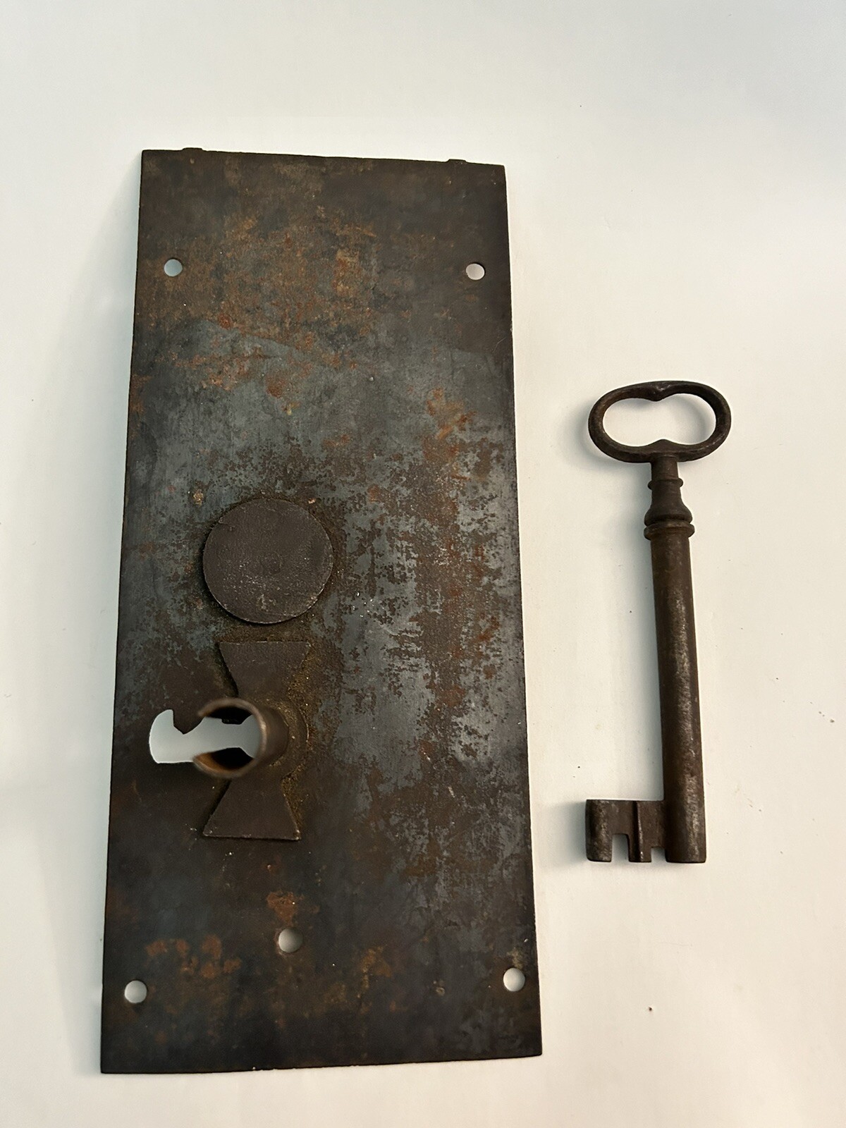 Antique Big IRON DOOR PLATE 11”x 4.5” w/ 5.5” KEY