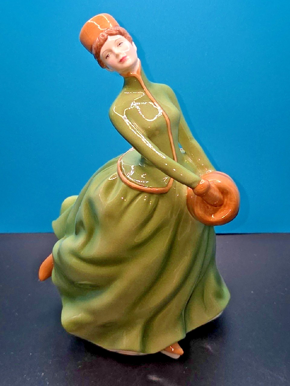 “Grace” Royal Doulton Skating Figurine HN2318 Mary Nicoll Pretty Ladies  w Box