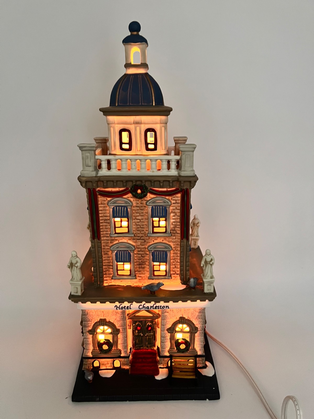 Heartland Valley Village Hotel Charleston 2006 Porcelain Lighted House Tested Heartland Valley Village Hotel Charleston 2006 Porcelain Lighted House Tested