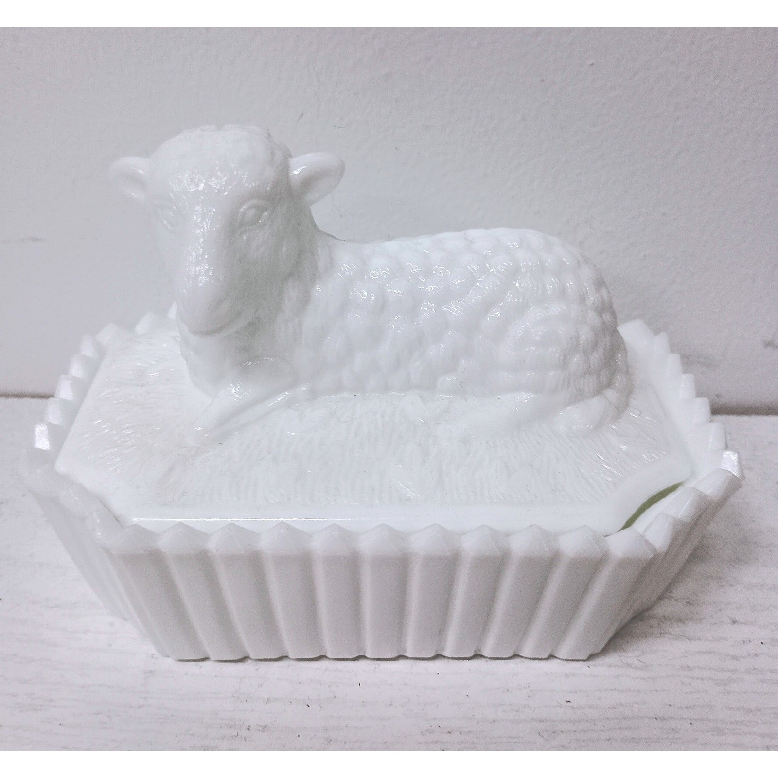 Vintage Westmoreland Milk Glass Lamb Covered Dish White Picket Fence Base