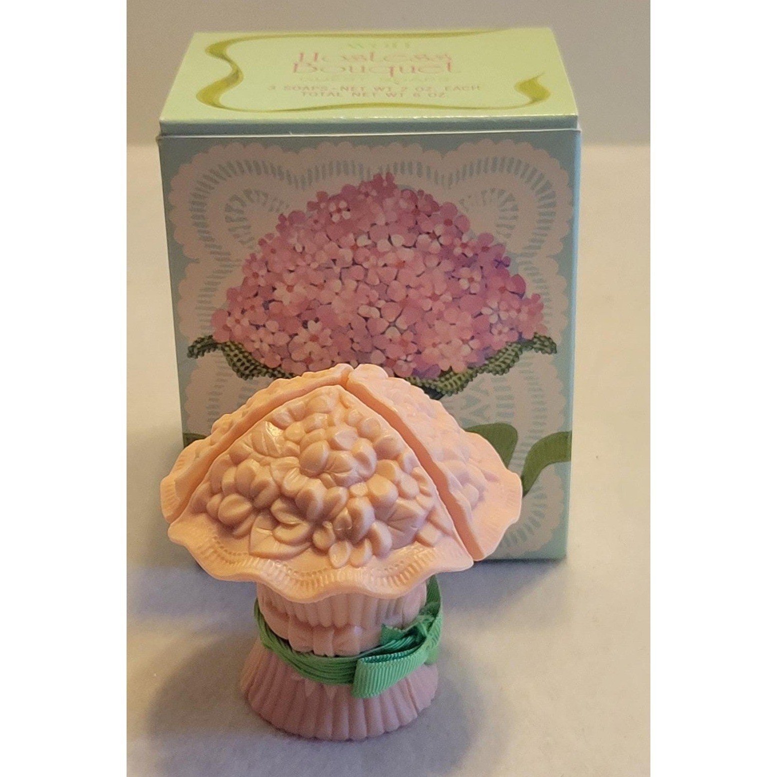 VTG Avon Hostess Bouquet GuestSoaps 1970s Collectible Floral Display w/Box