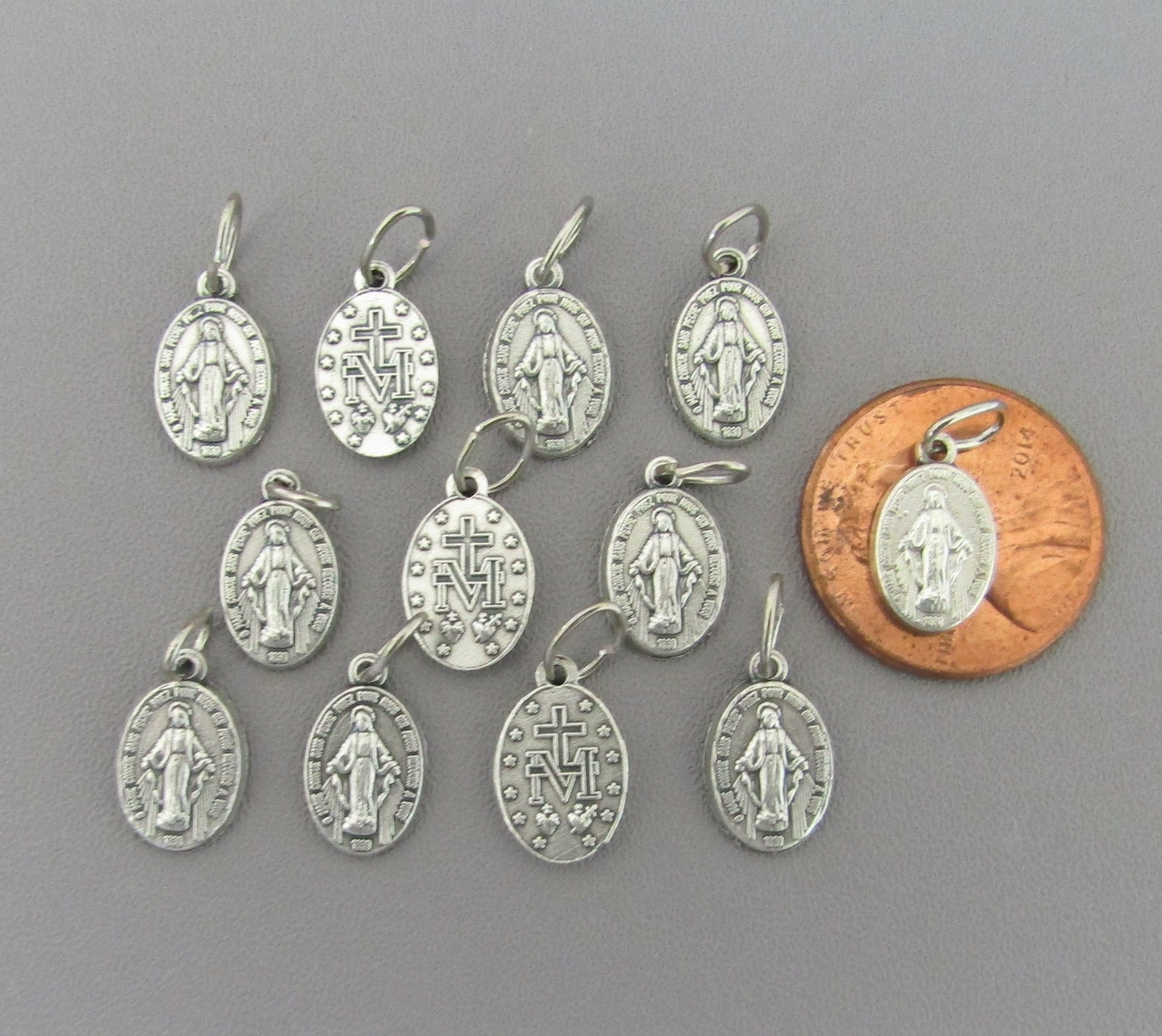 Lot 12 TINY Miraculous Medal Charm for Rosary Bracelet Italy M111 finish SILVER Lot 12 TINY Miraculous Medal Charm for Rosary Bracelet Italy M111 finish SILVER