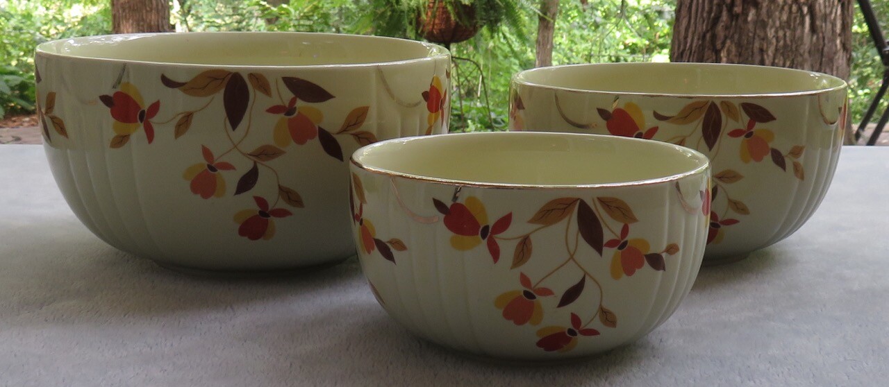 Vintage Hall Jewel Tea Autumn Leaf 3 Piece Radiance Mixing Bowl Set 