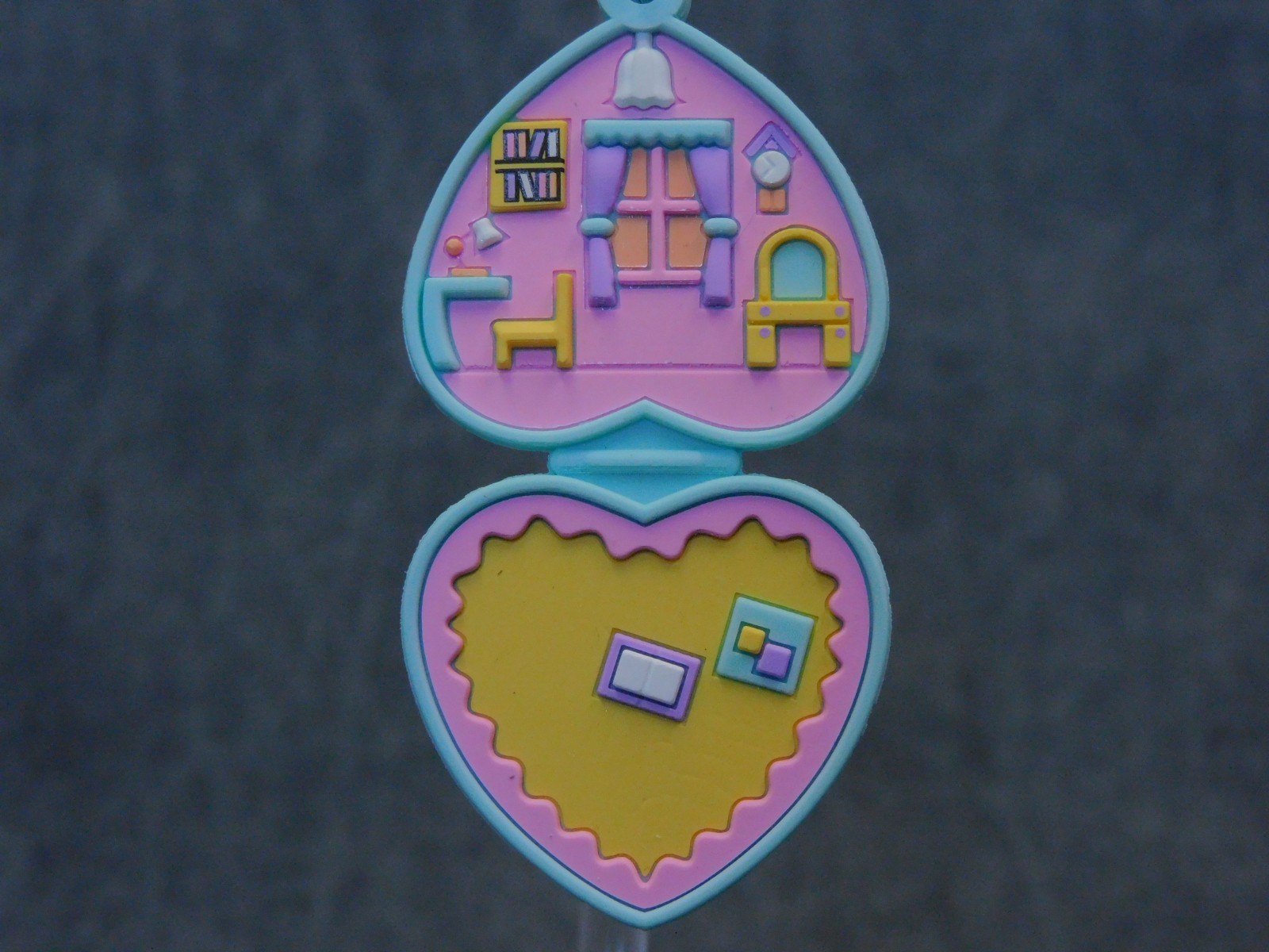 Mattel NEW * Polly Pocket Compact Clip * Blind Bag Anniversary Key Monogram