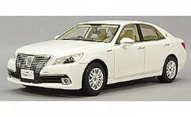 1/43 Toyota Crown Hybrid Royal Saloon G White Pearl Diecast Model