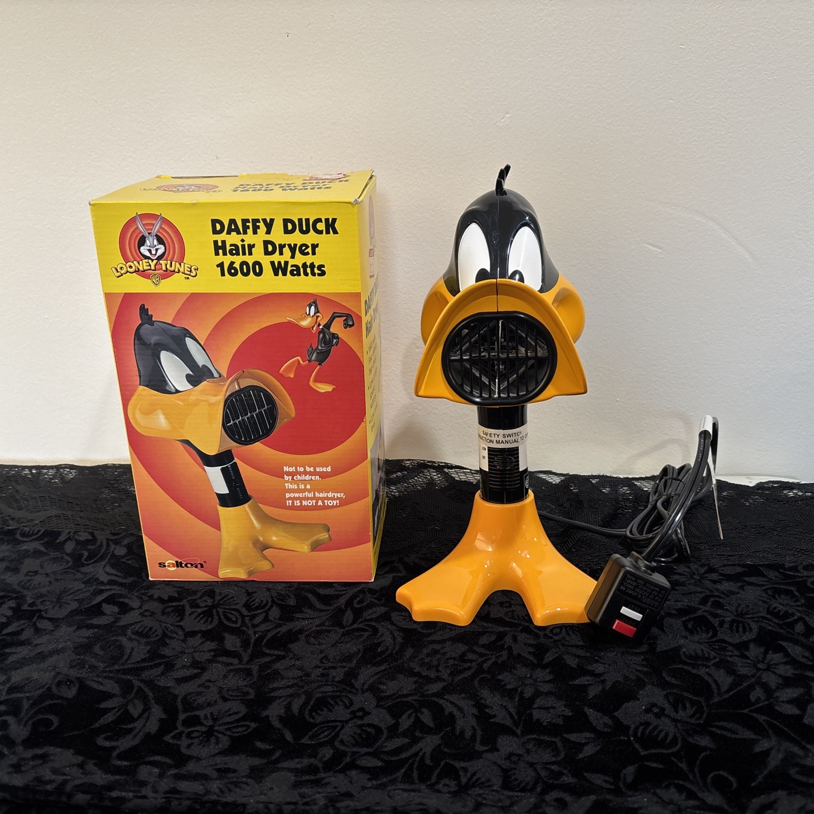 Vintage Looney Tunes Daffy Duck Hair Dryer 1600 Watts Salton 1999
