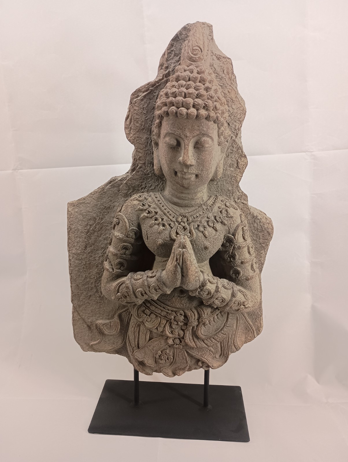 NEW 18 Inch Faux Stone Praying Budha Statue On Metal Base. Poly resin  #3810