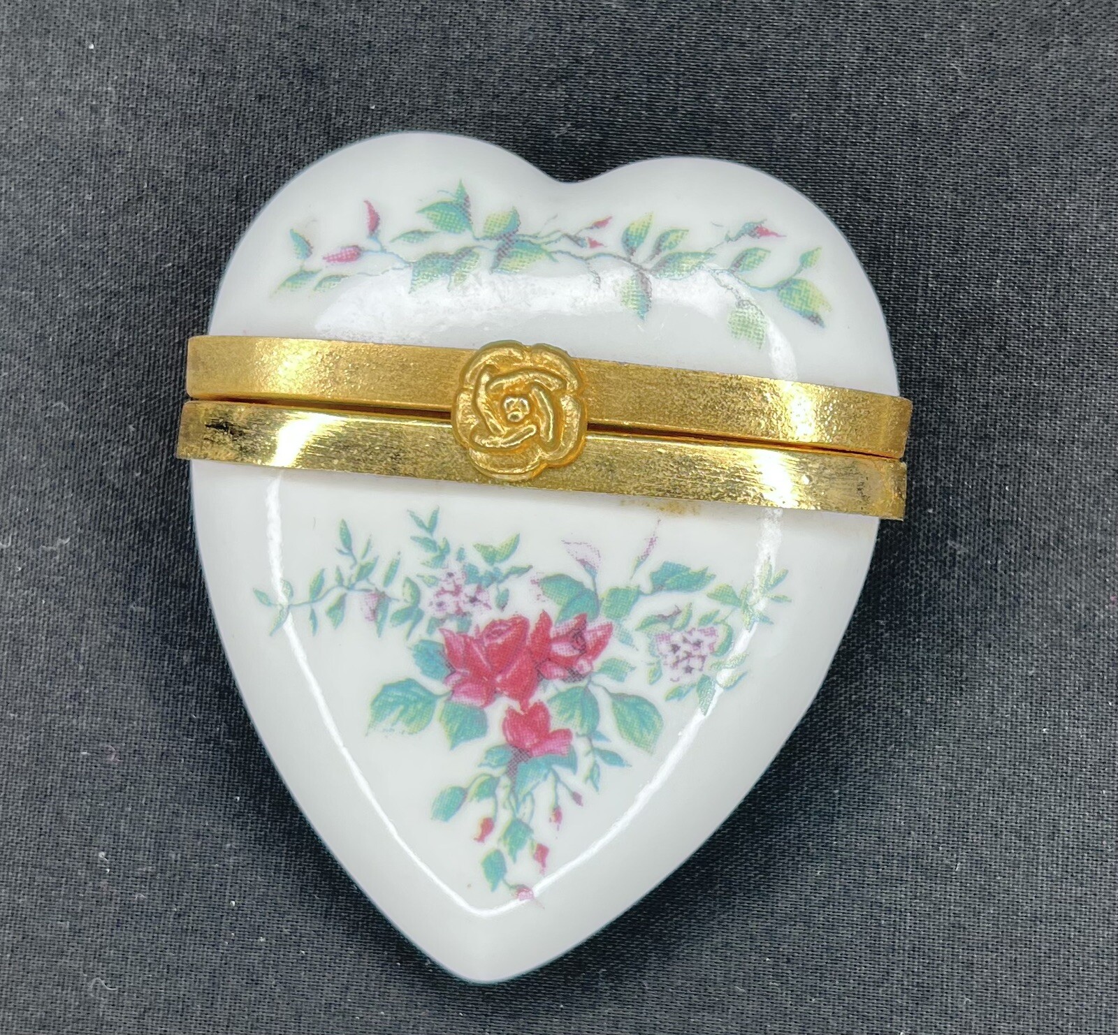 Porcelain Heart Trinket Box 3 Inch  Roses Gold Tone Clasp Vintage